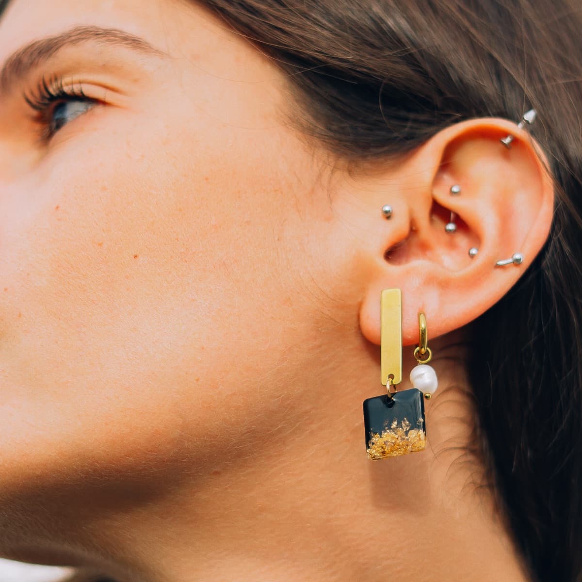 Pendientes Noche y Oro - Vista alternativa